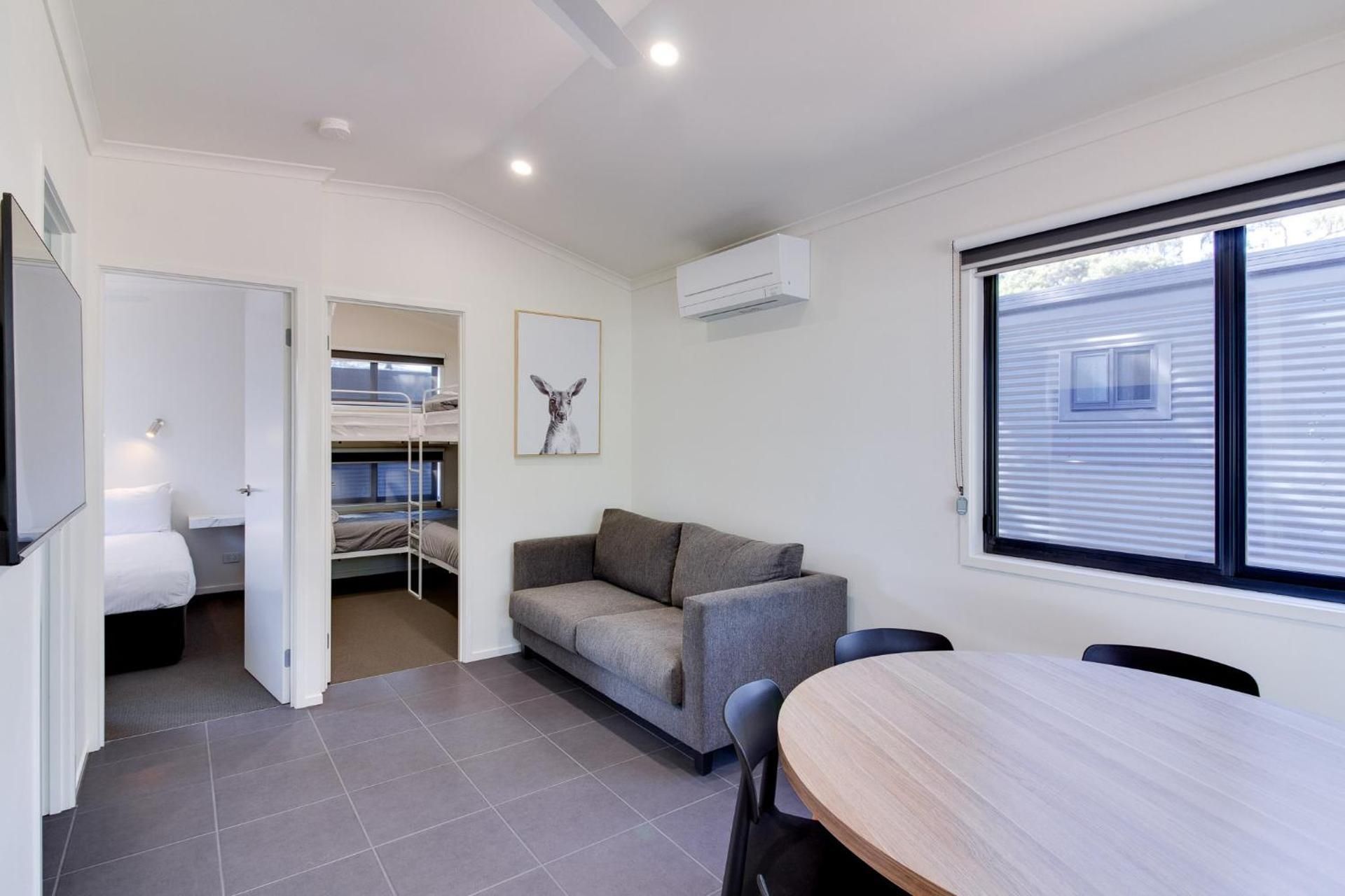 Discovery Parks – Renmark Riverfront Standard 2 Bedroom Cabin - Sleeps 6