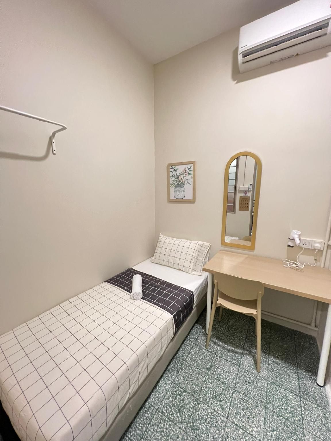 Single Room with Shared Bathroom