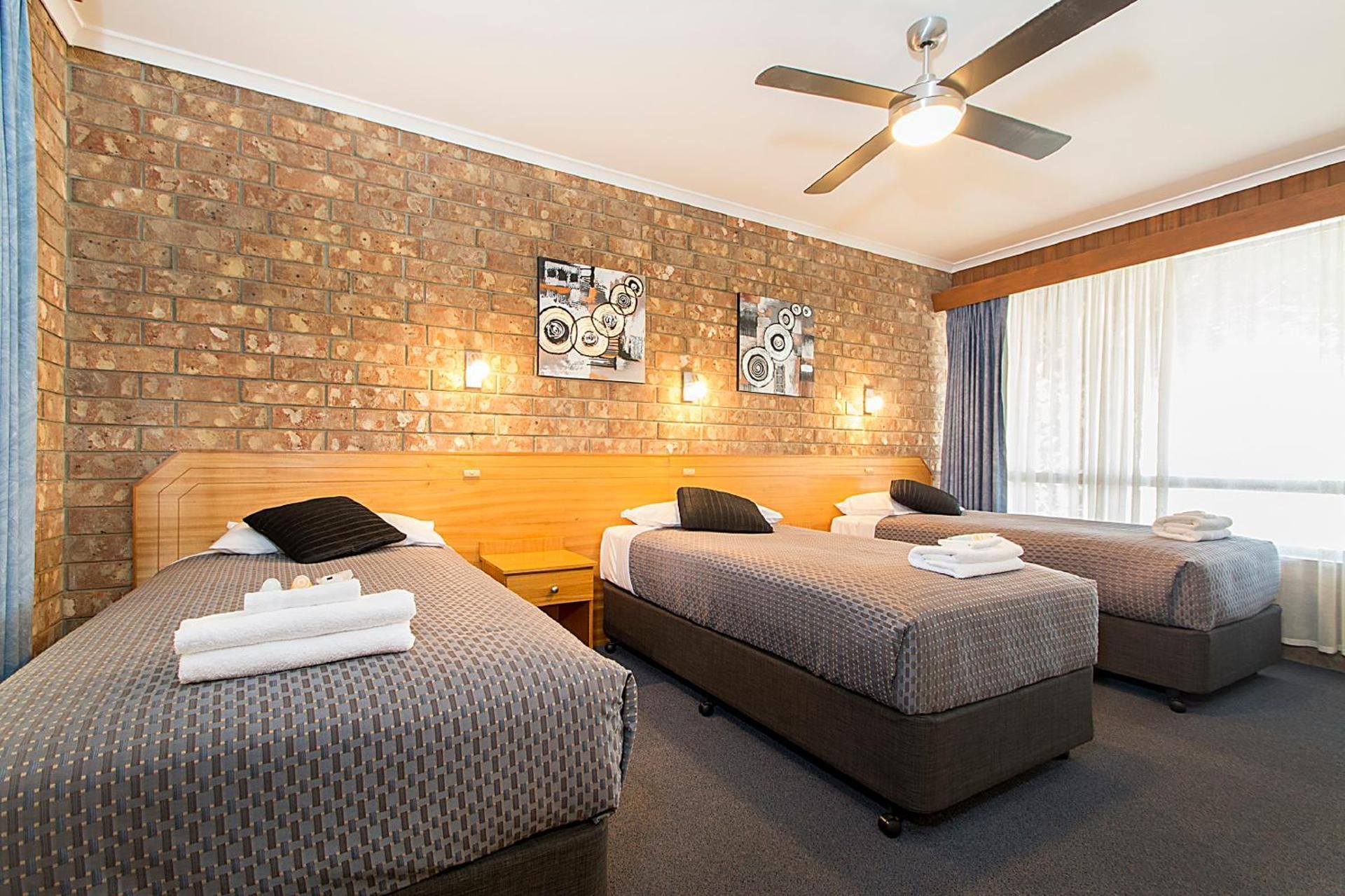 Family Room (Non-Smoking)