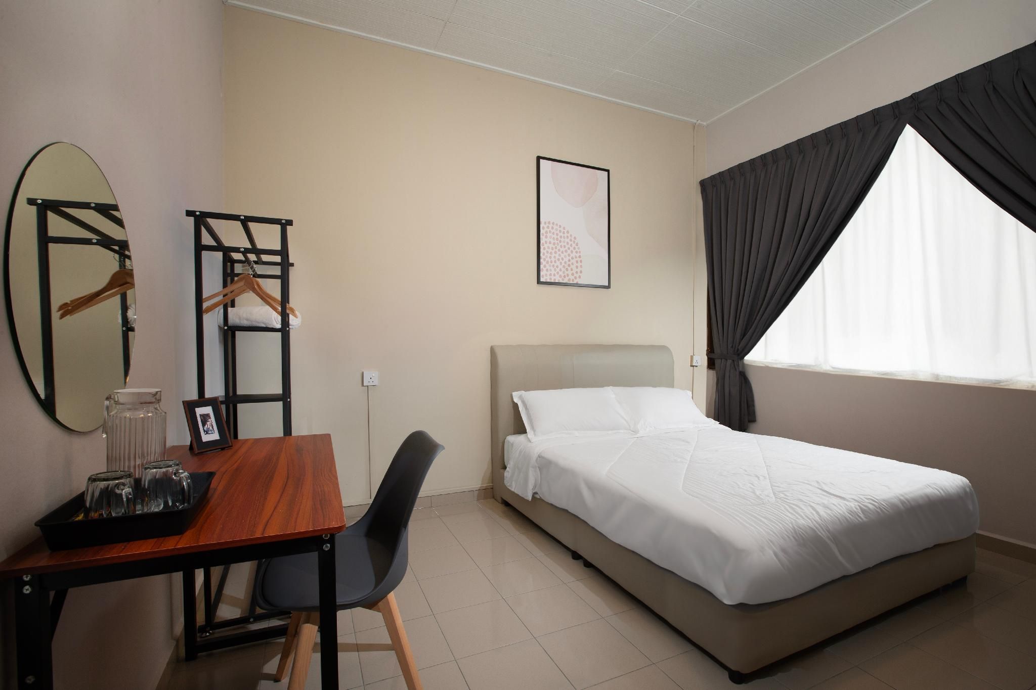 Queen Room with View
