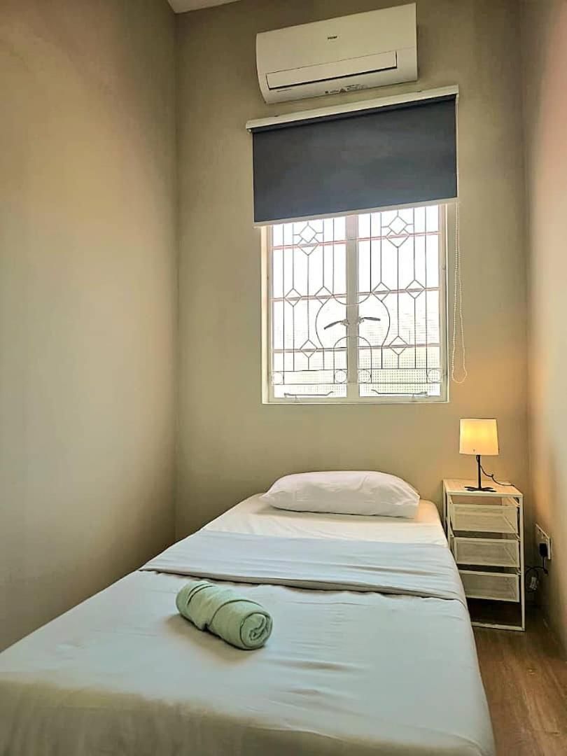 Single Room with Shared Bathroom