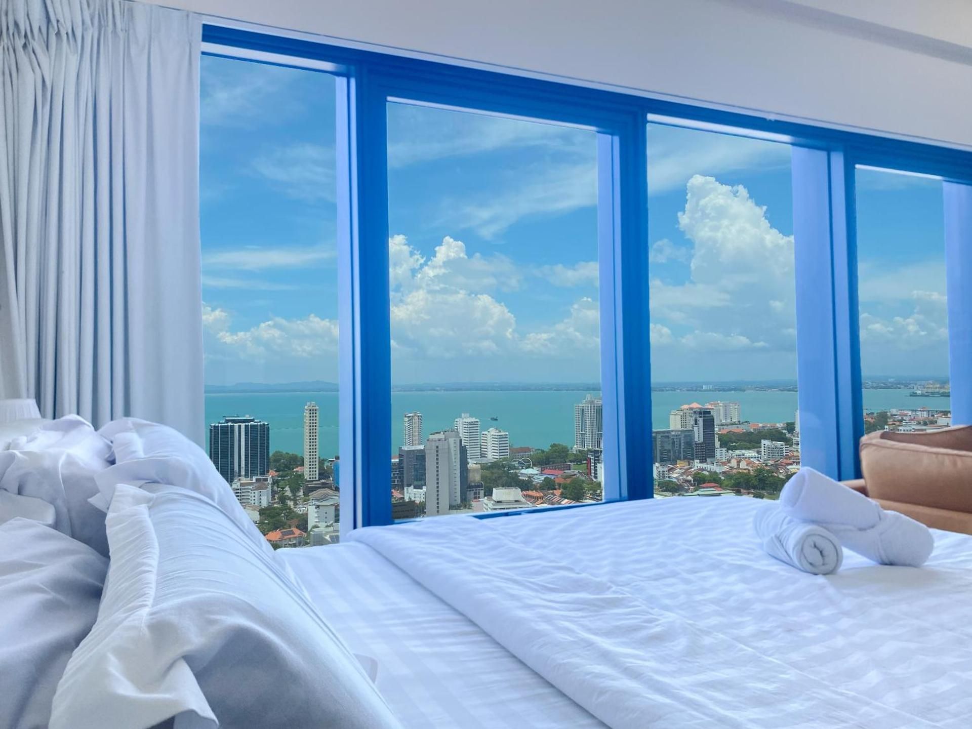 Superior Apartment with City View