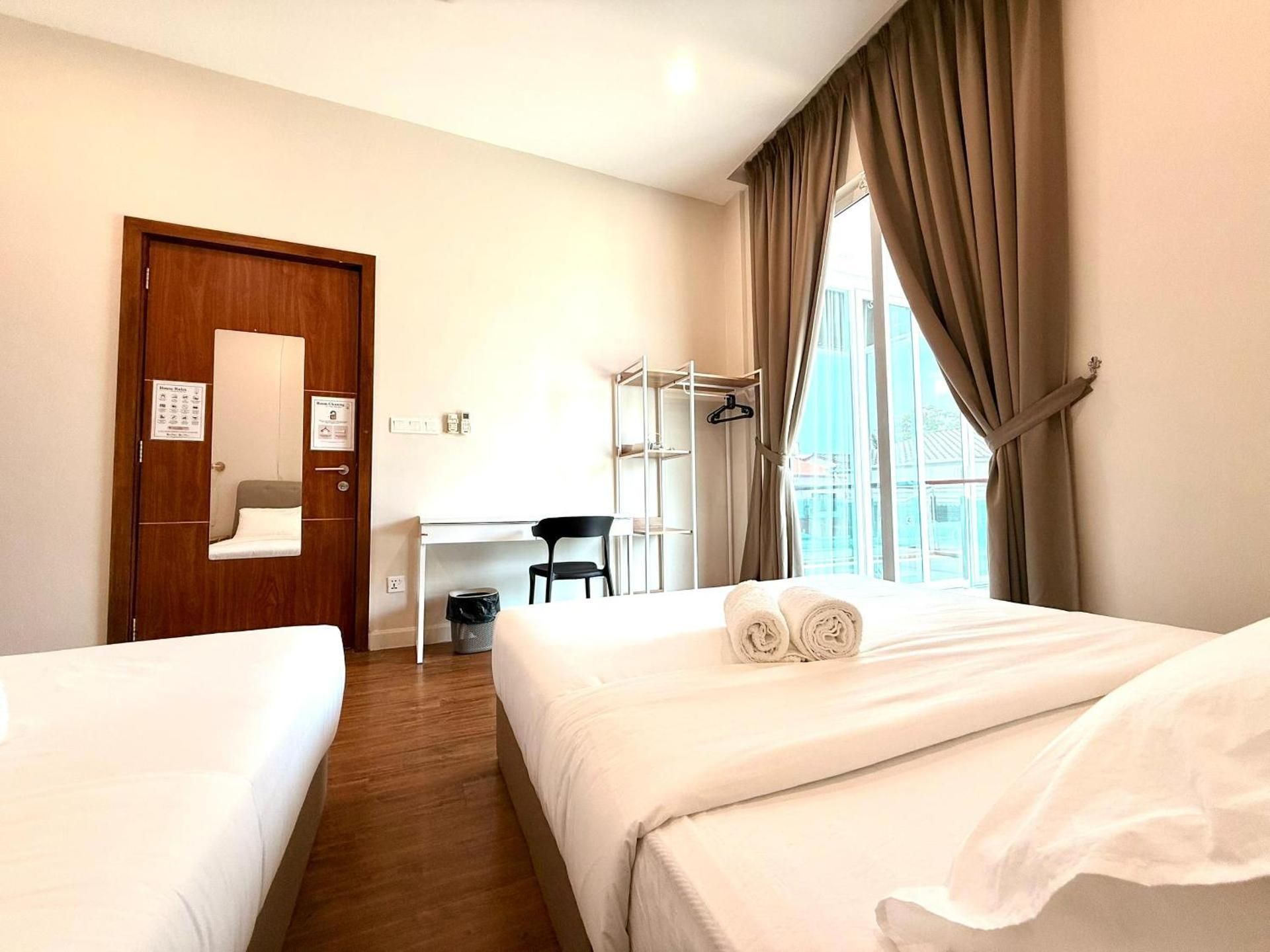 Quadruple Room with Private Bathroom