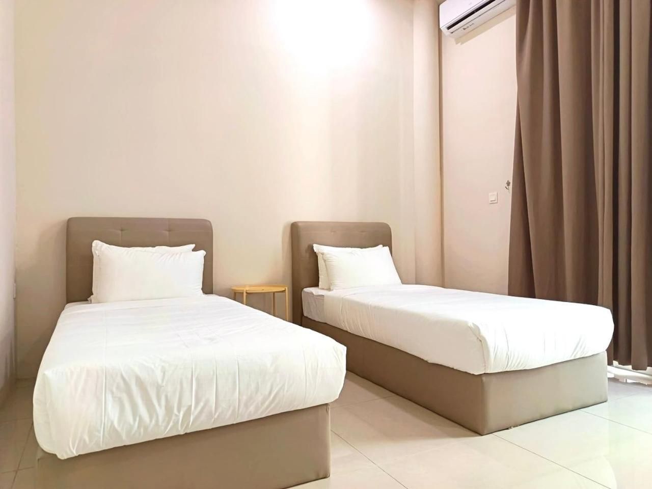 Twin Room with Shared Bathroom