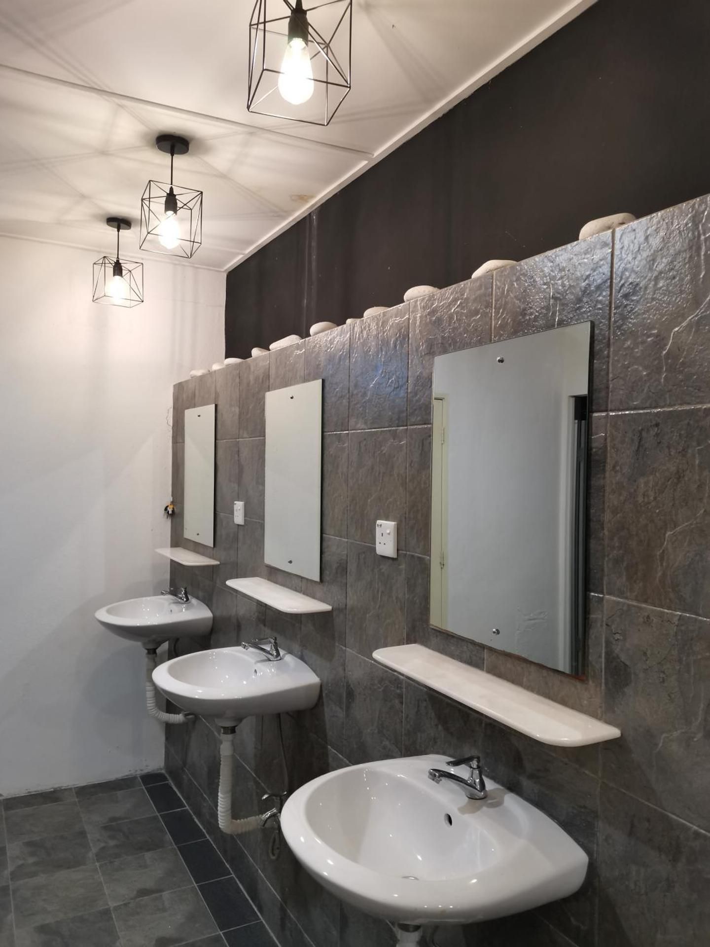 Single Room - Shared Bathroom