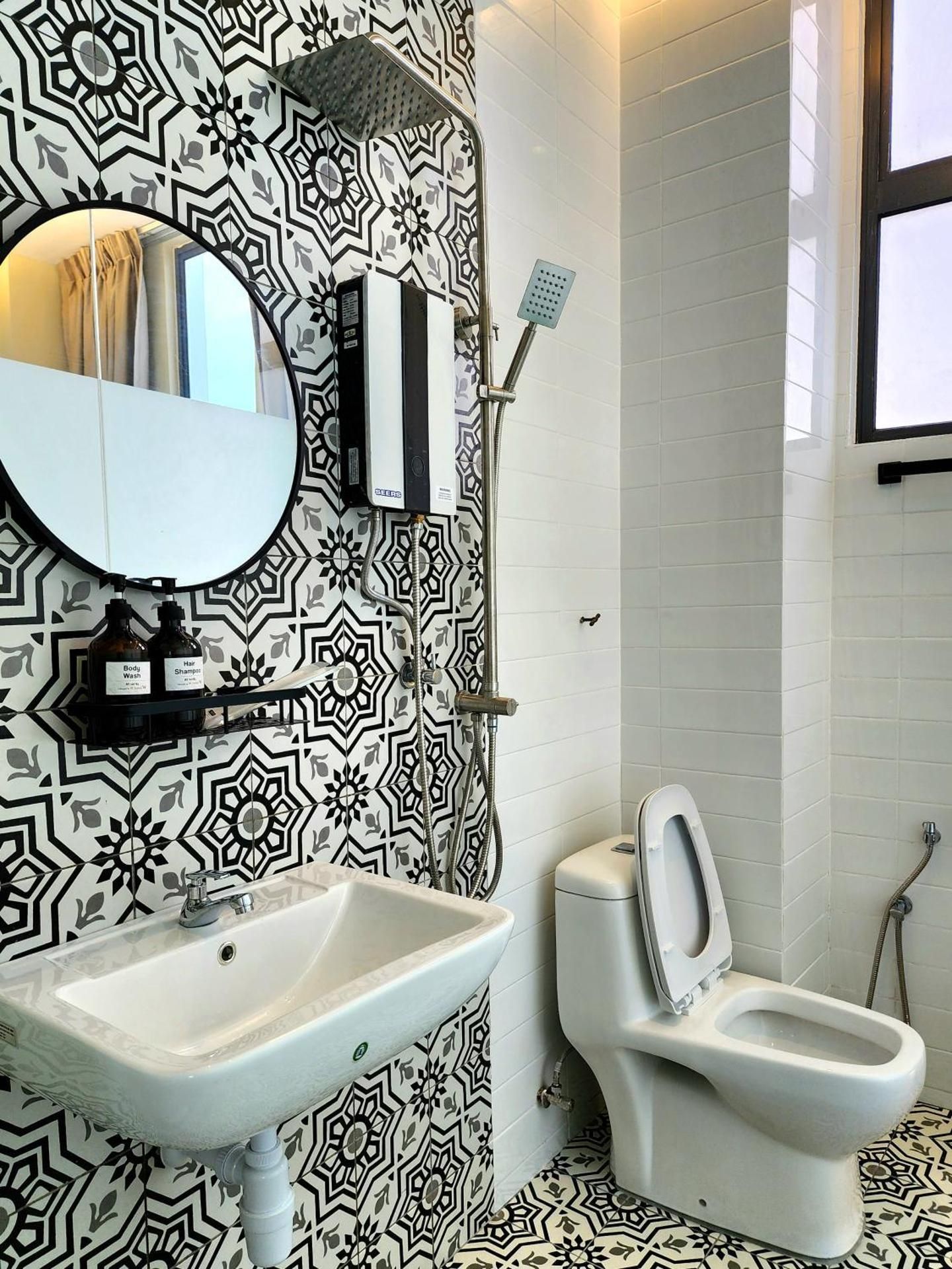 Georgetown AY Hotel Deluxe Queen Room 3