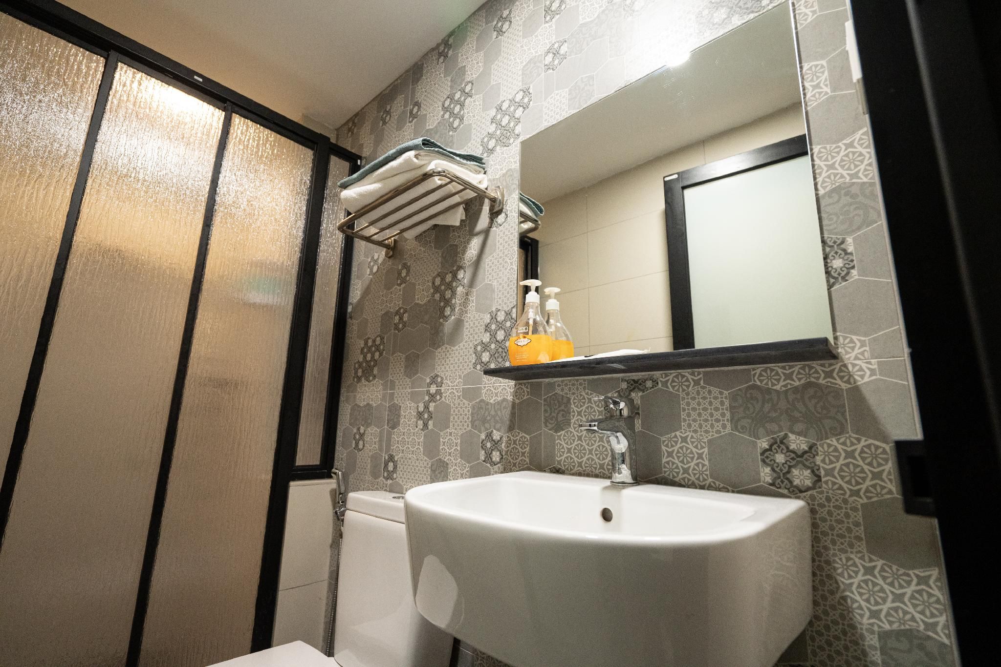 The Magazine Boutique Hotel Deluxe Double Room with Window 3