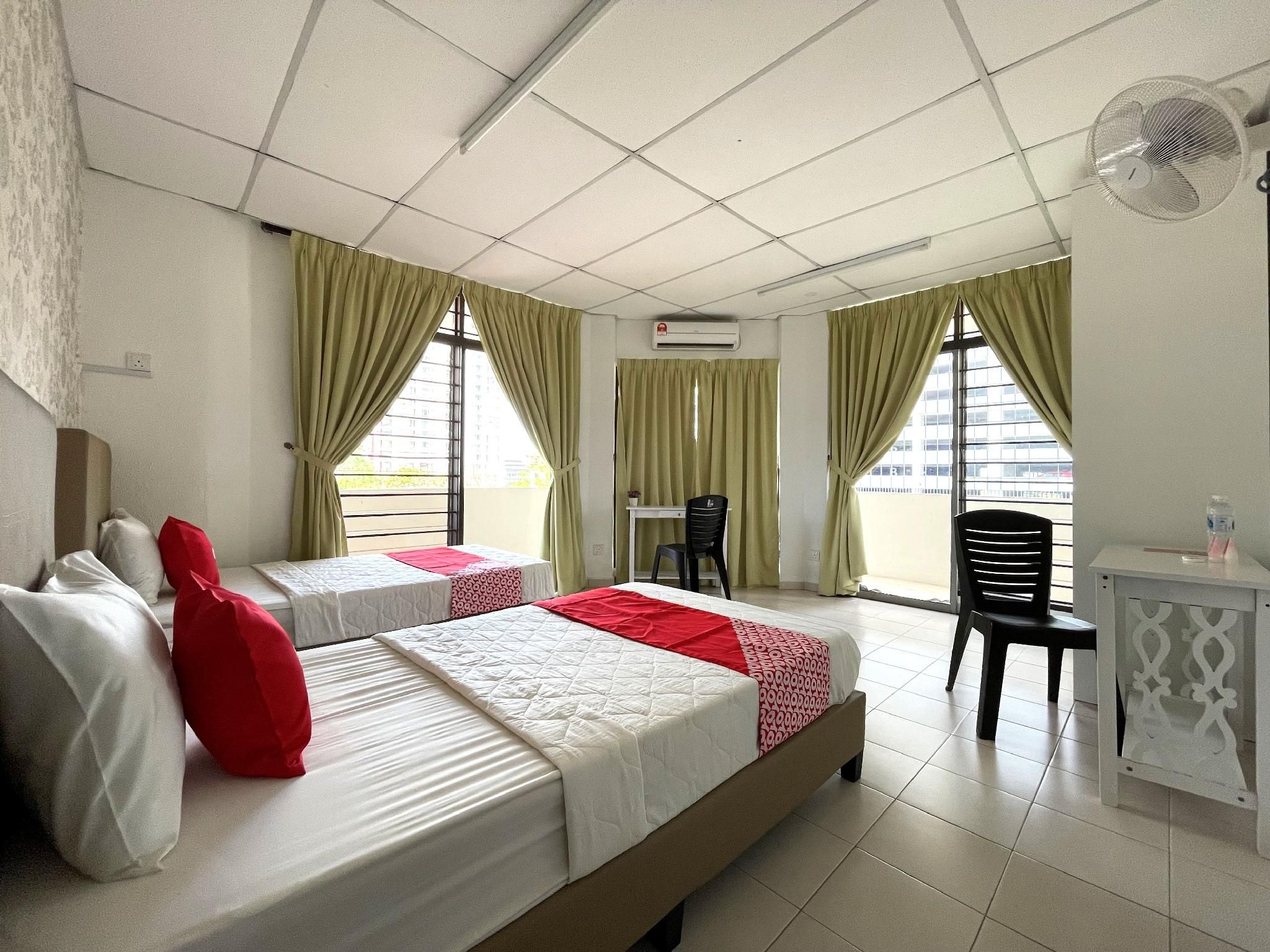 Twin Room with Private Bathroom