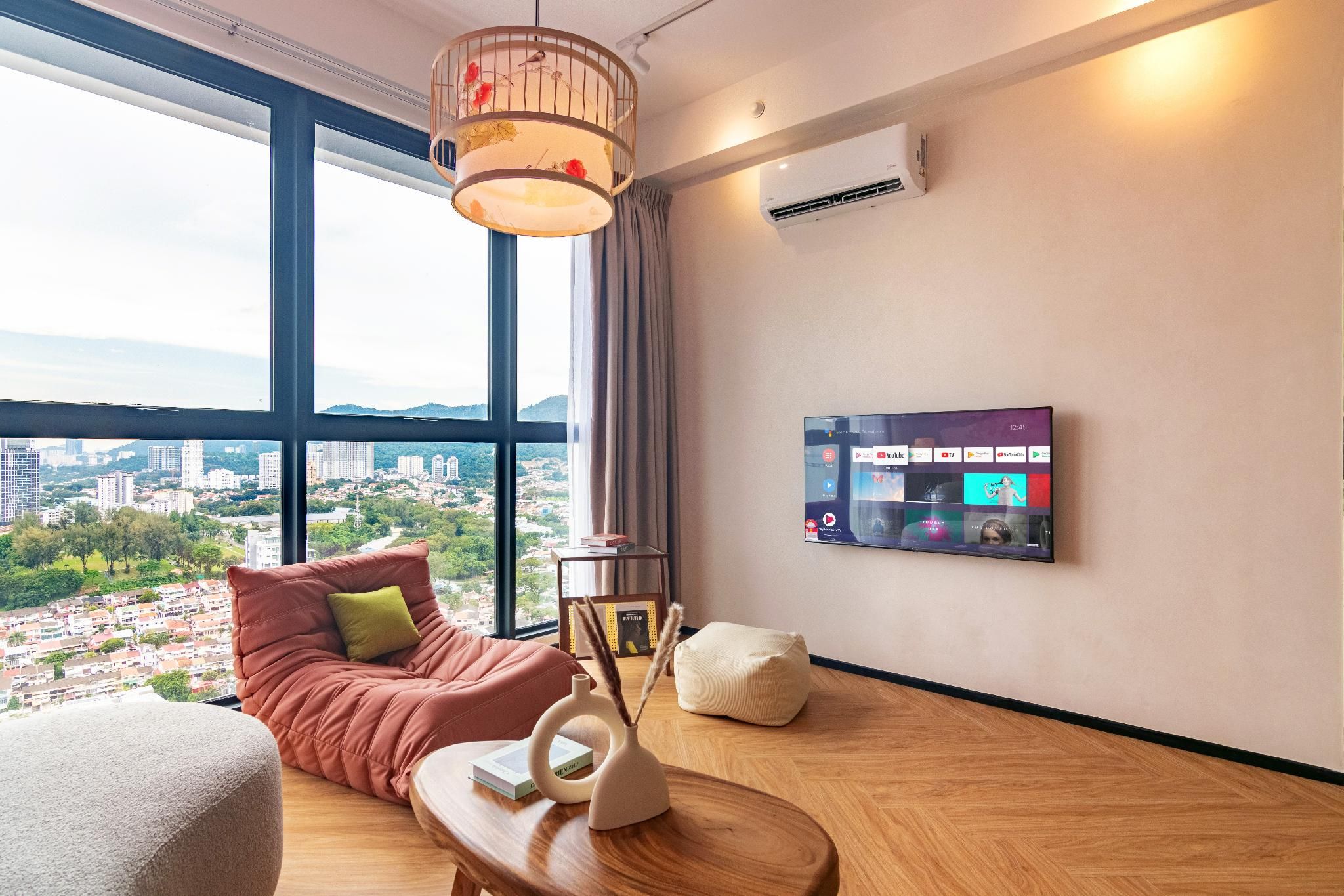 Urban Suites, Classic Collection by Stellar ALV Three-Bedroom Apartment 2