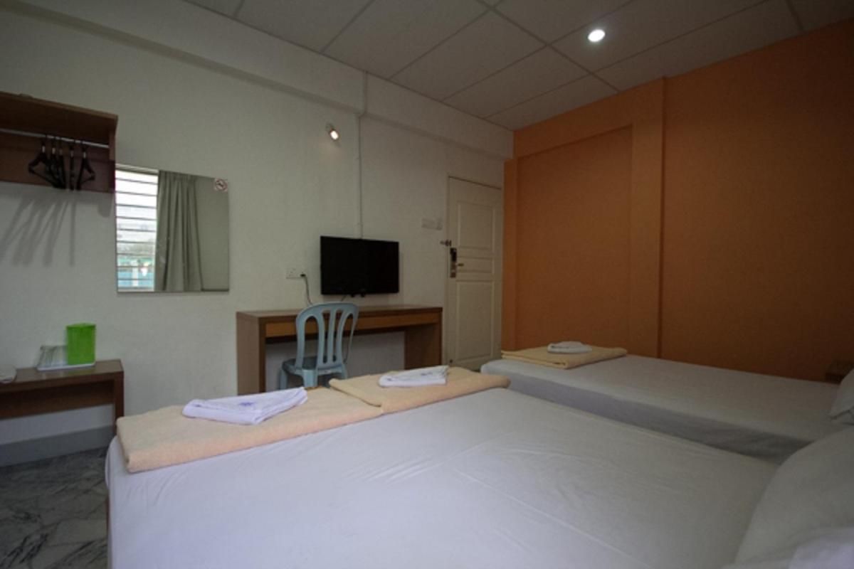 Triple Room with Private Bathroom