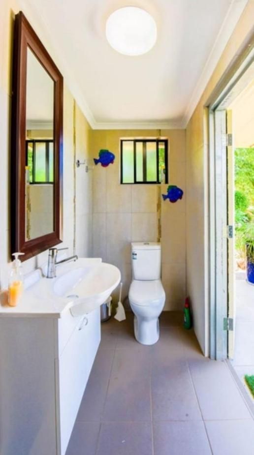 Almost Off Grid Tranquillity Queen Room with Garden View 2