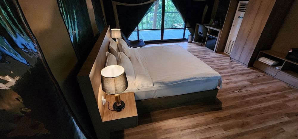 Boulder Valley Safari Tent (2 pax)