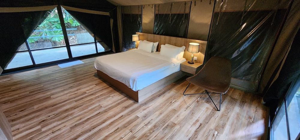 Boulder Valley Safari Tent (2 pax) 2