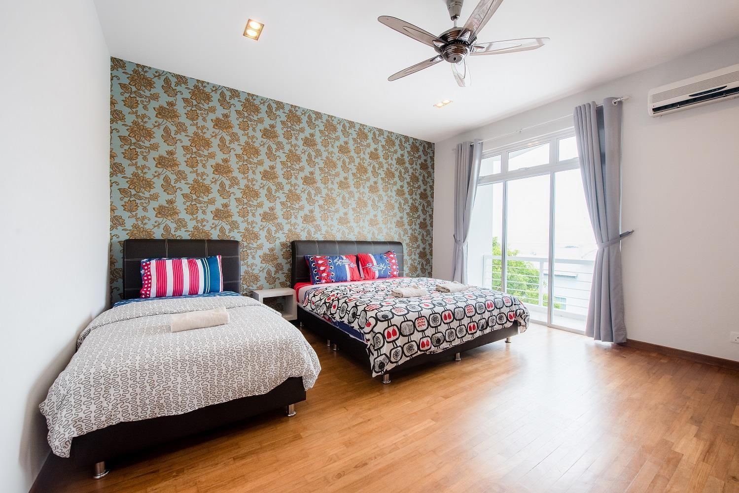 6 Bedroom Villa
