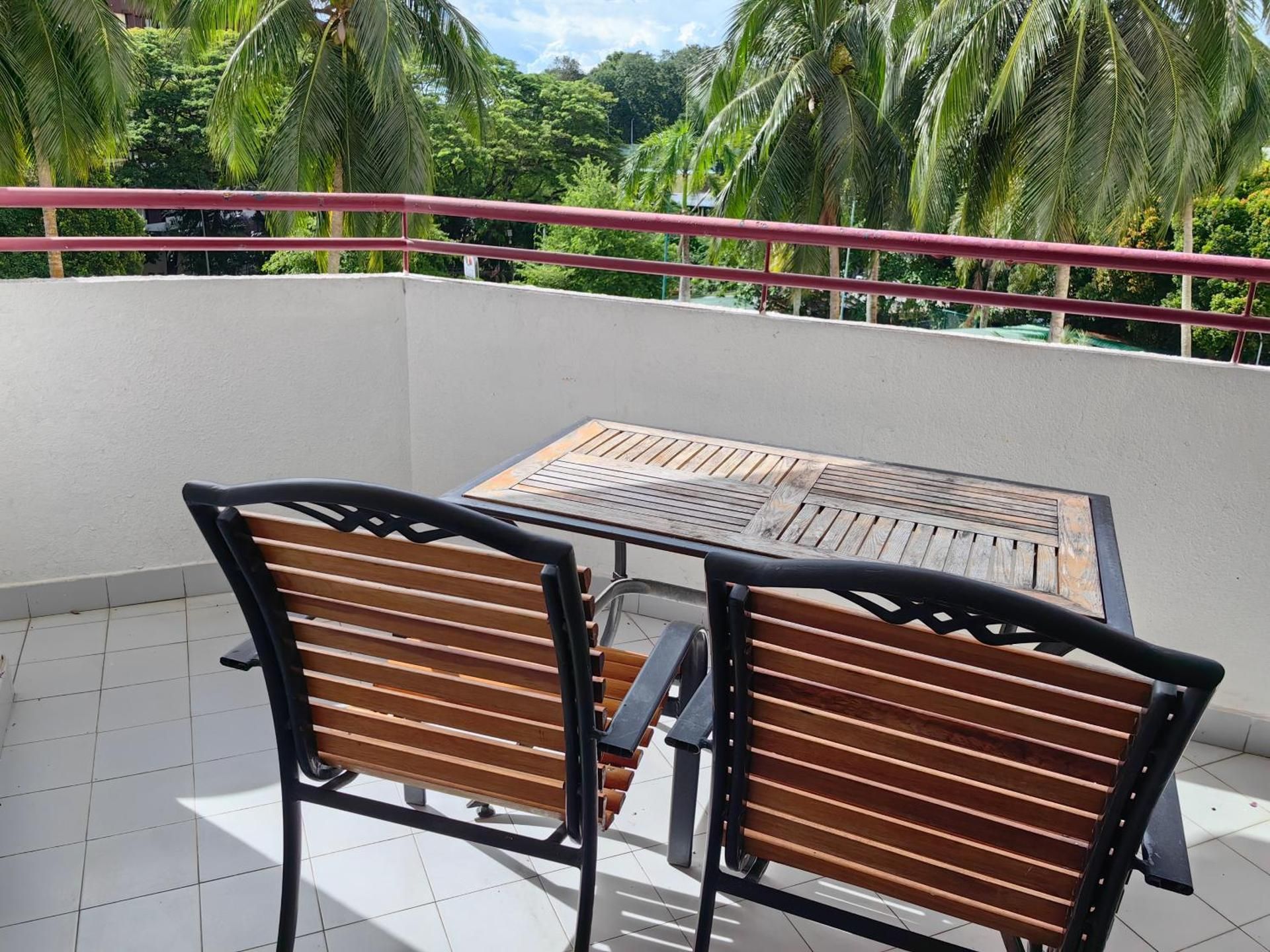 Three-Bedroom Apartment with Balcony