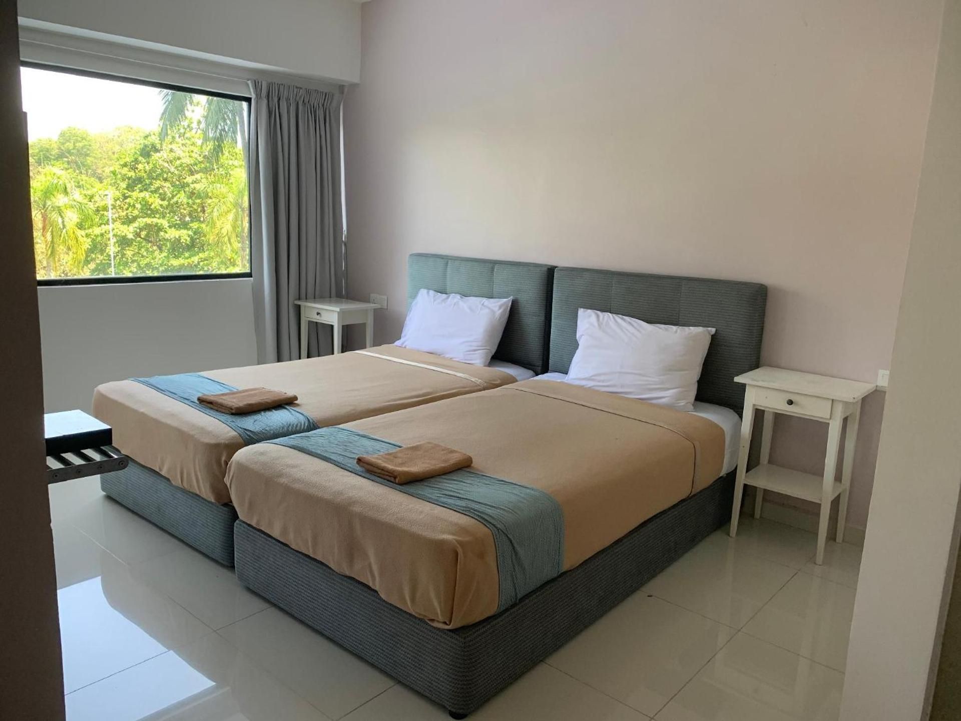 Deluxe One-Bedroom Apartment