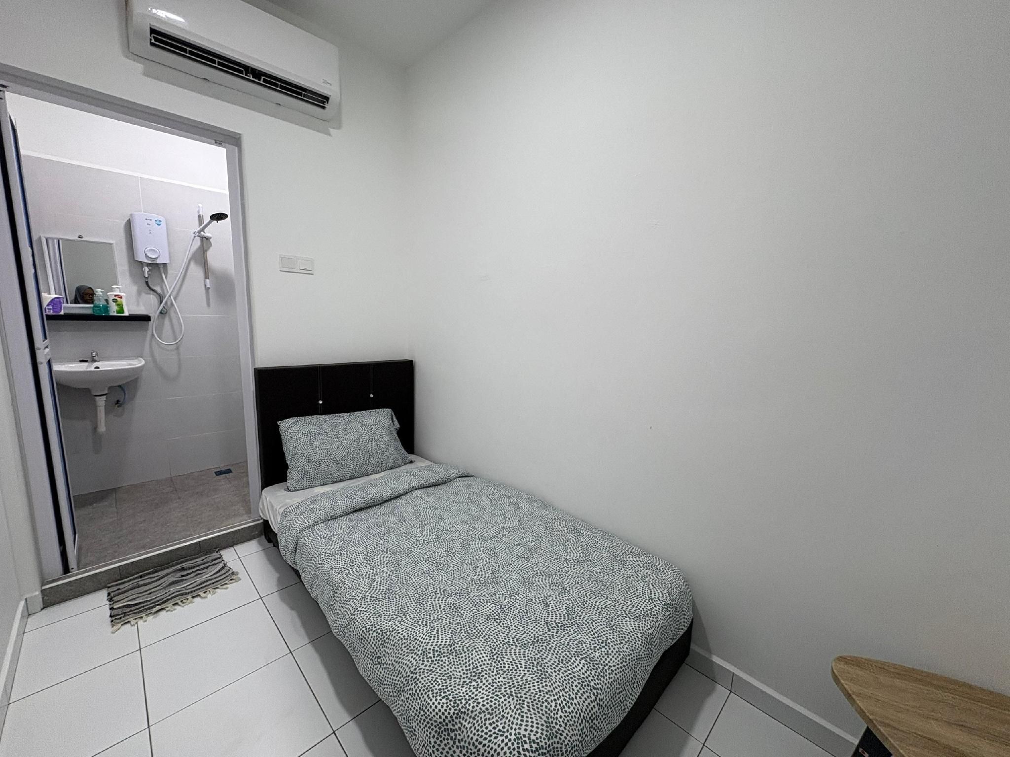 Single - Private Bathroom