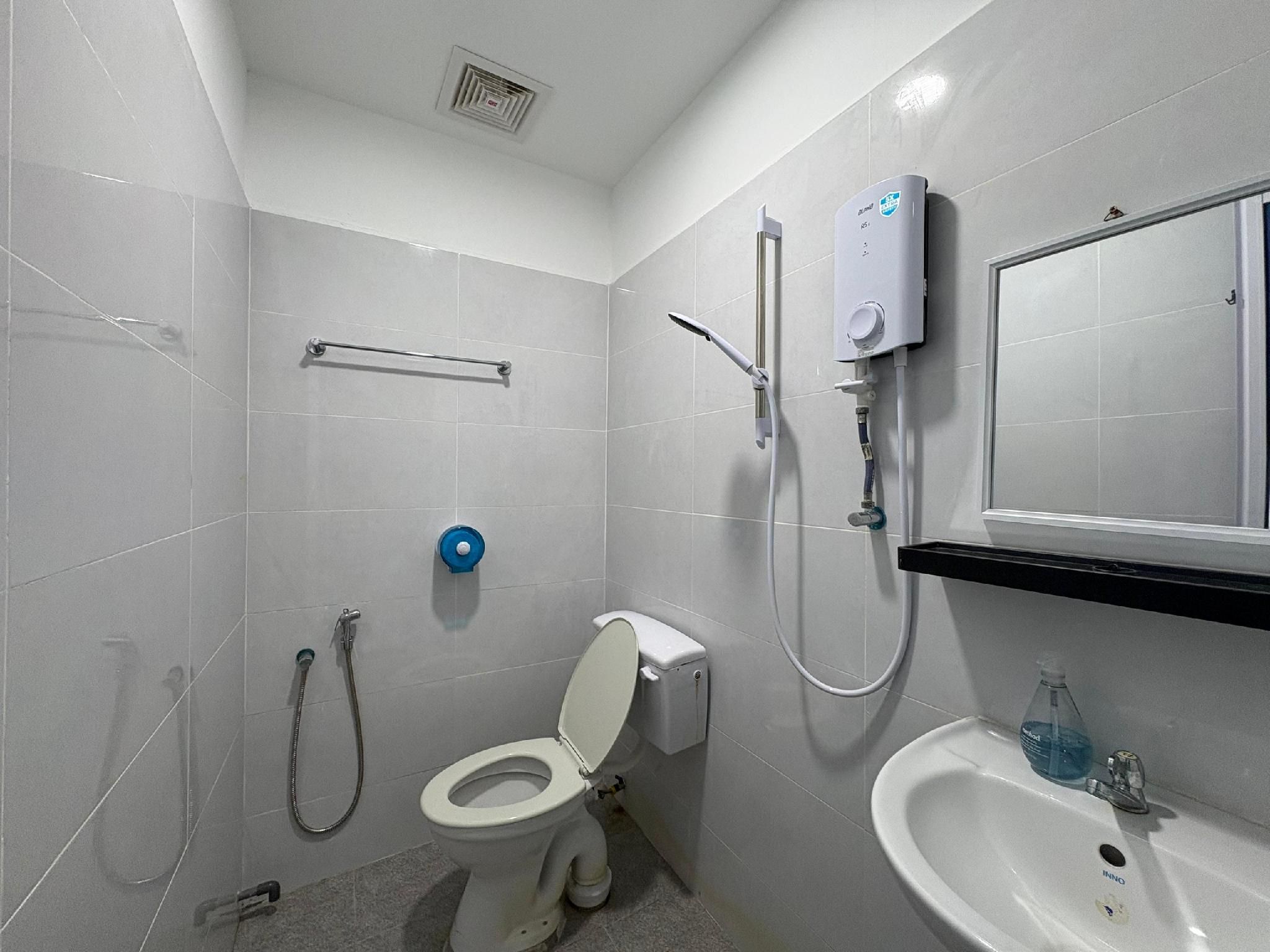 Single - Private Bathroom