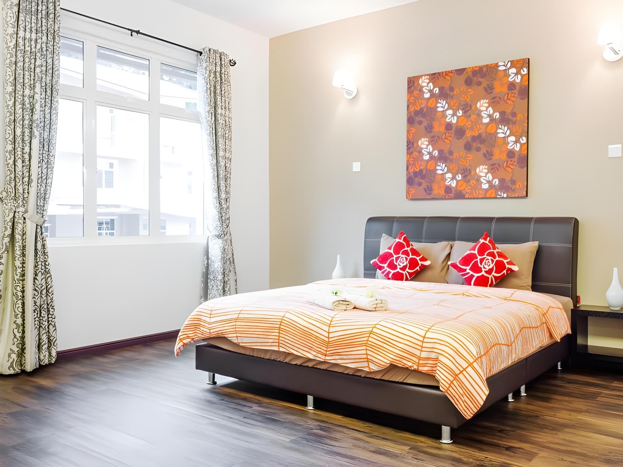 6 Bedrooms Villa