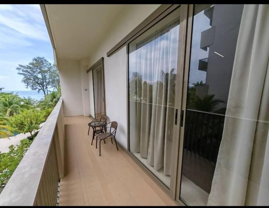 Two-Bedroom Apartment with Balcony and Sea View