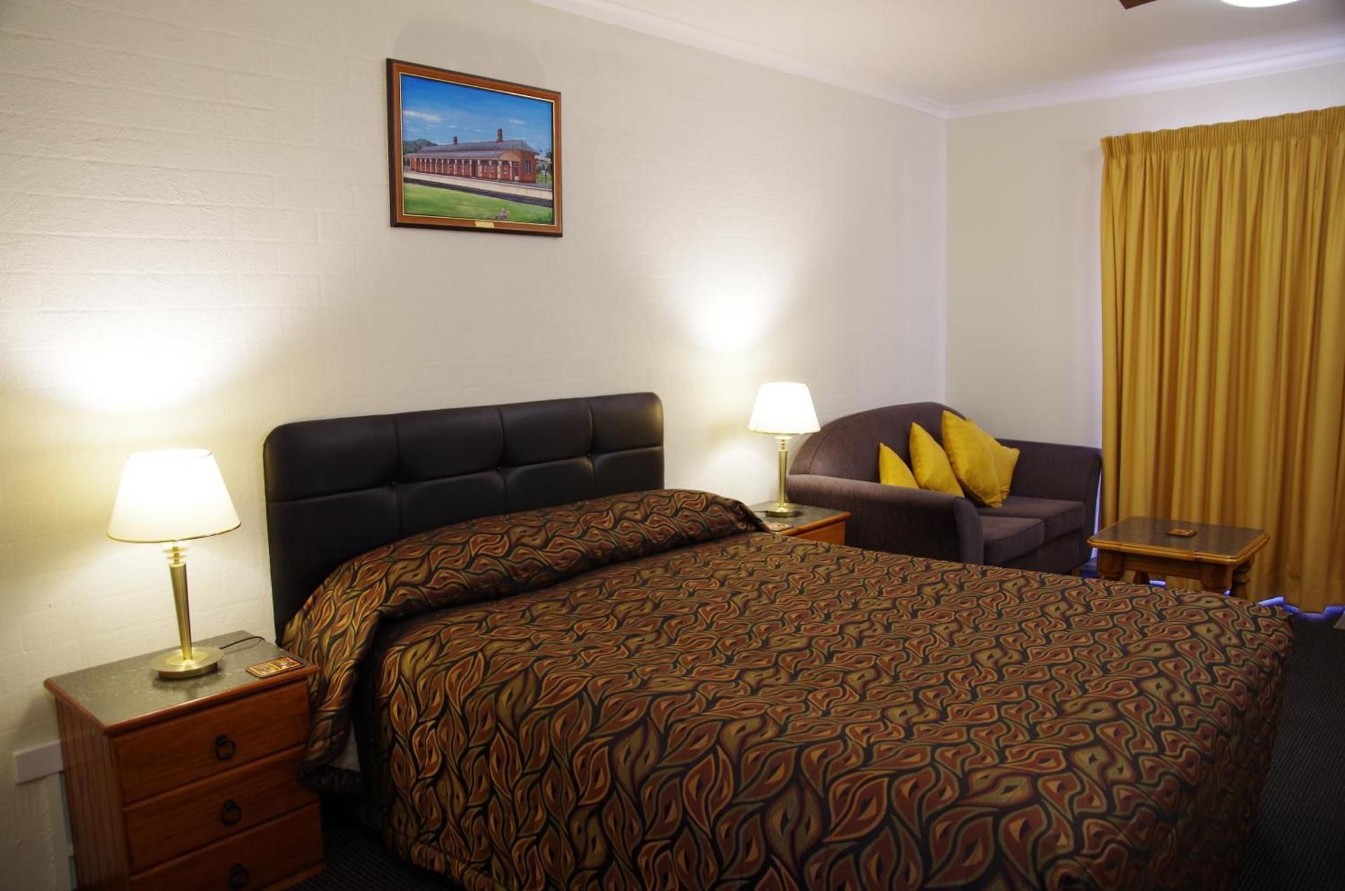 Stannum Lodge Motor Inn Queen Room