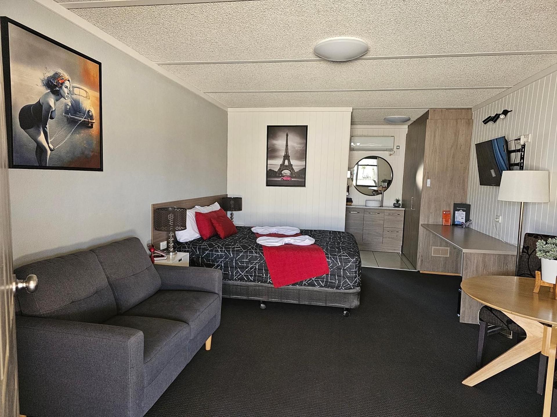 Deluxe Queen Room