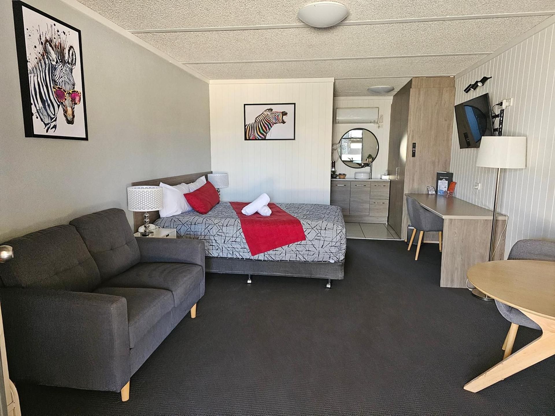 Deluxe Queen Room