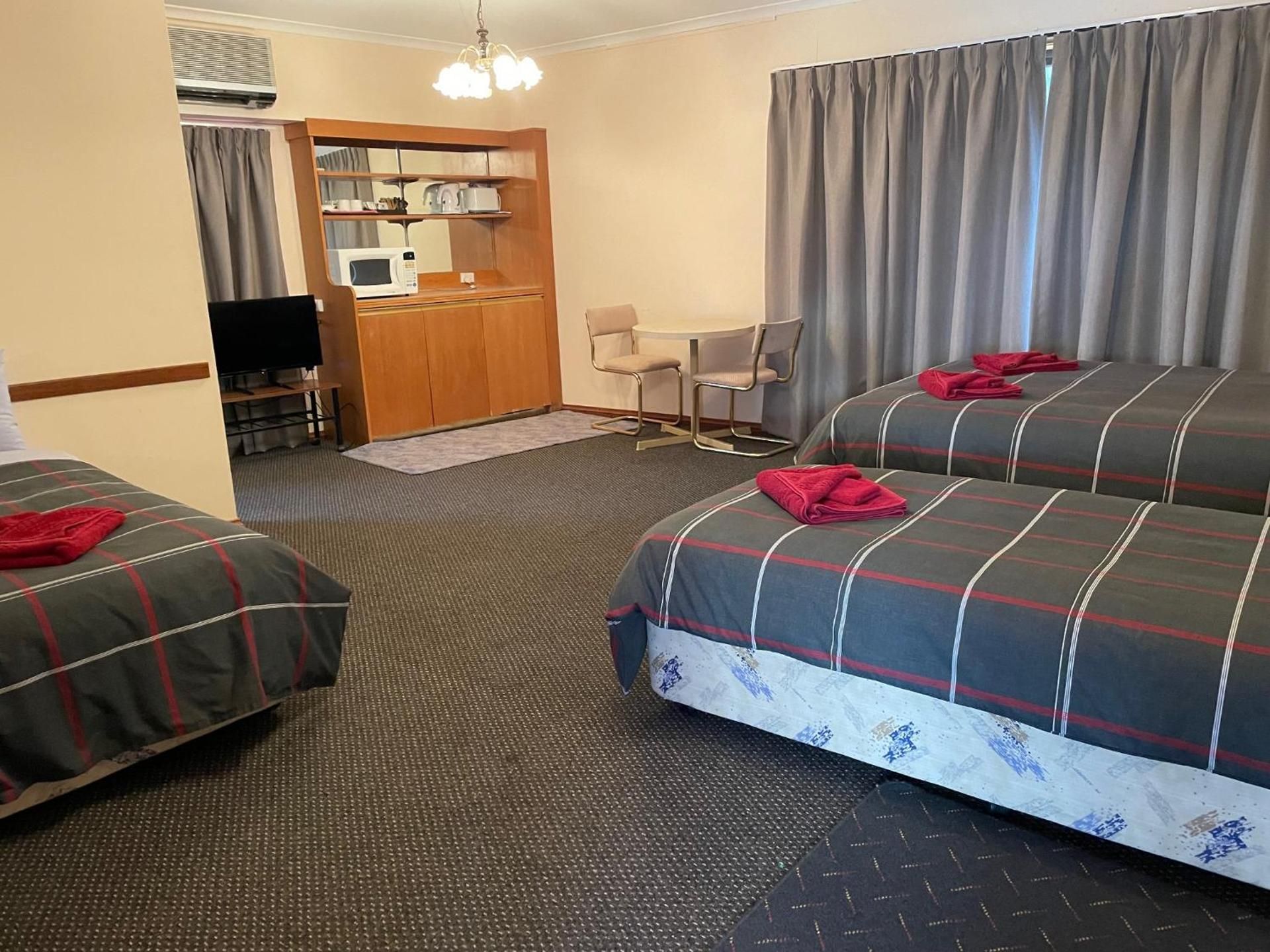 Deluxe Family Room
