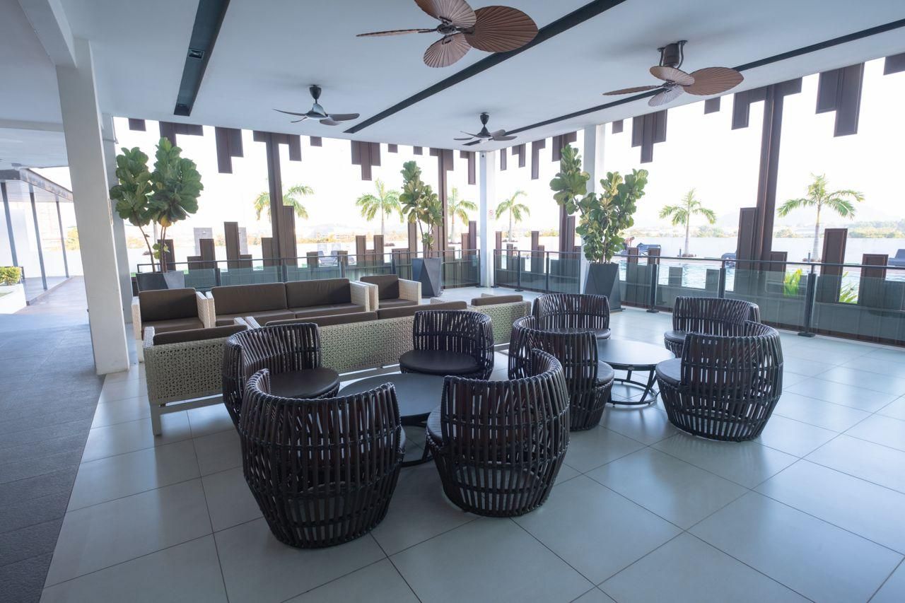 21560cfbf1c39d63d46d00e93c14b47e