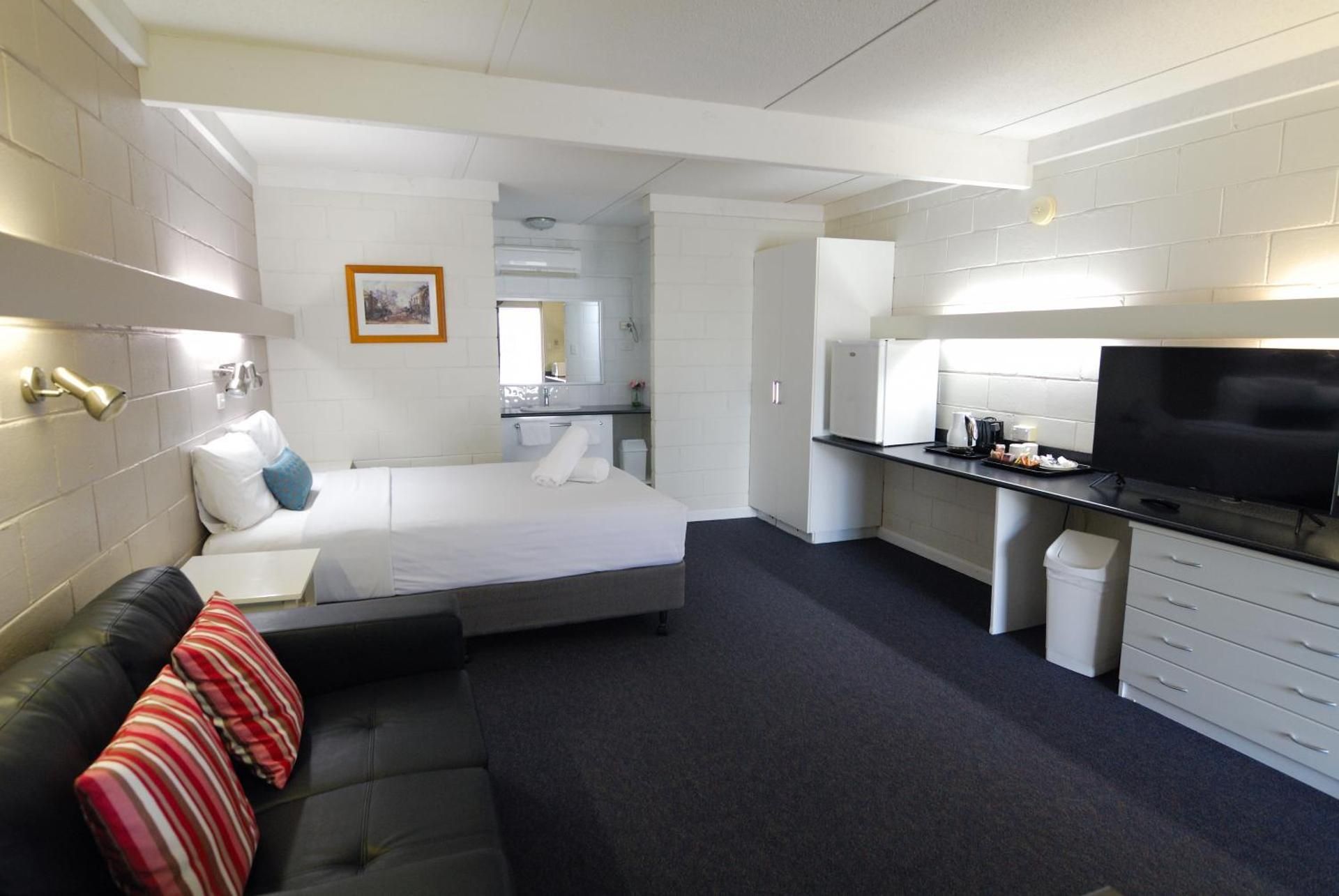 Deluxe Queen Room