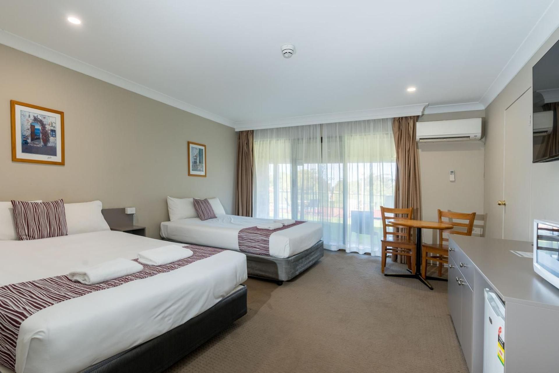 Standard Twin Room