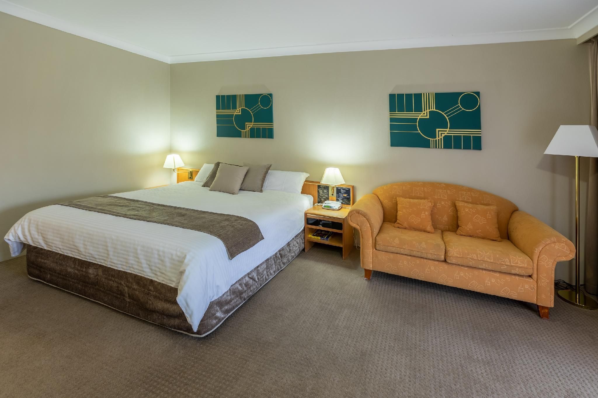 King Spa Suite