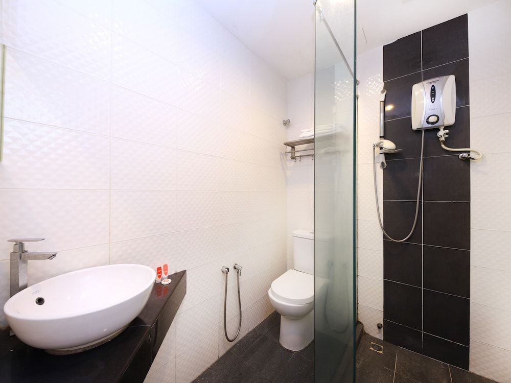 Hotel O Marvelton Hotel Standard Double Room, 1 Queen Bed, Non Smoking 4