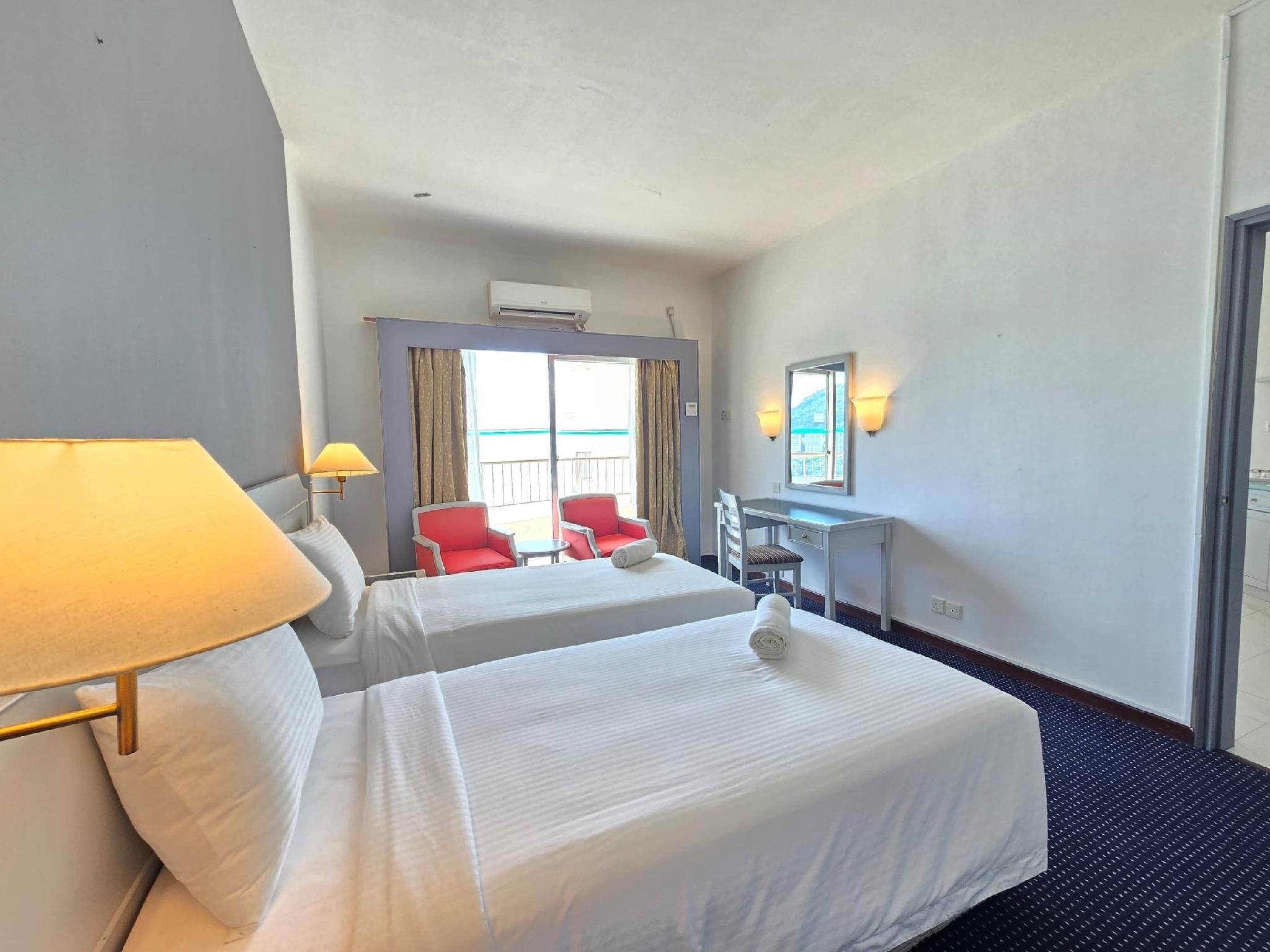 Rainbow Paradise with Beach in Tanjung Bungah Apartment 1 - 1 Bedroom and Sofa Bed