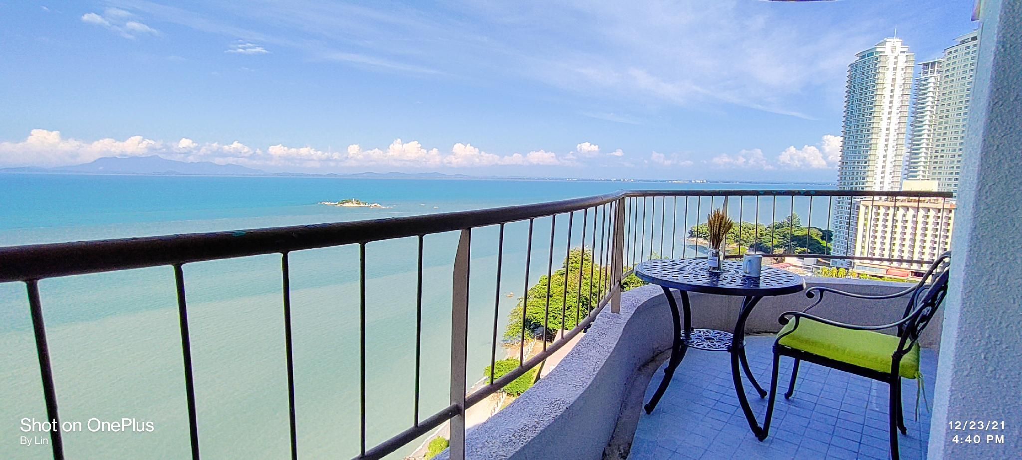 Rainbow Paradise with Beach in Tanjung Bungah 2 Bedroom 2