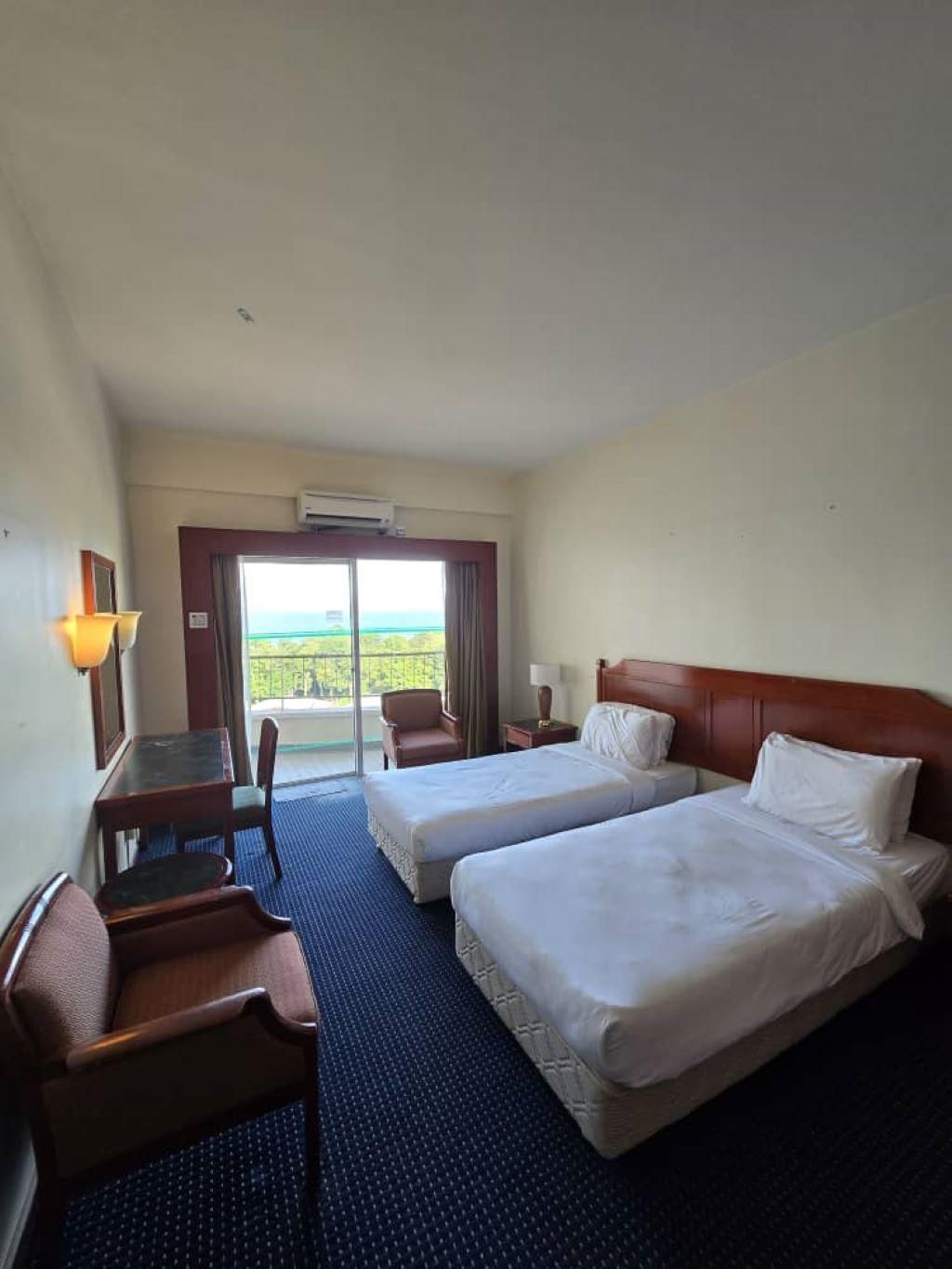 1 Bedroom and 1 Living Room