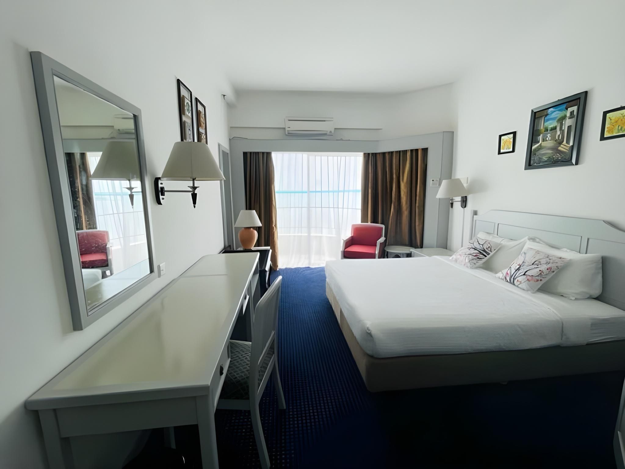 2 Bedroom Apartment Sea View