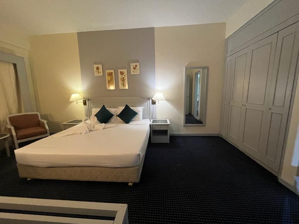1 Bedroom Balcony Suite