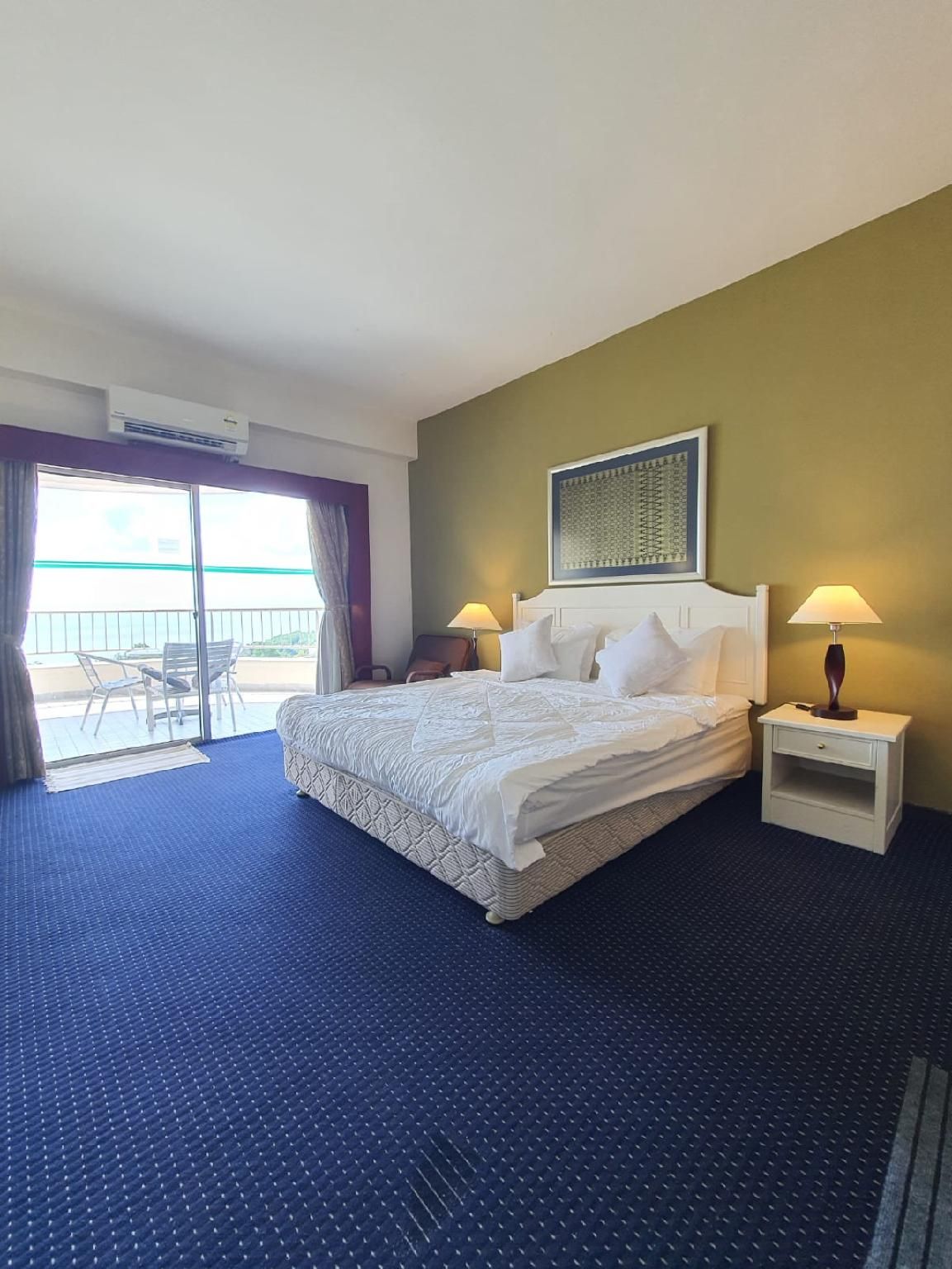 Studio 1 Queen Bed Non-Smoking