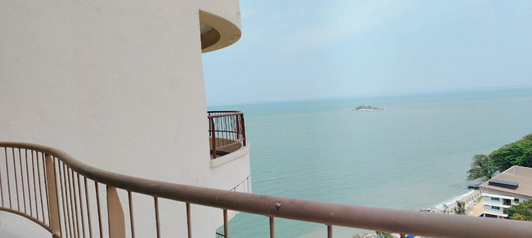 1 Bedroom Balcony Suite