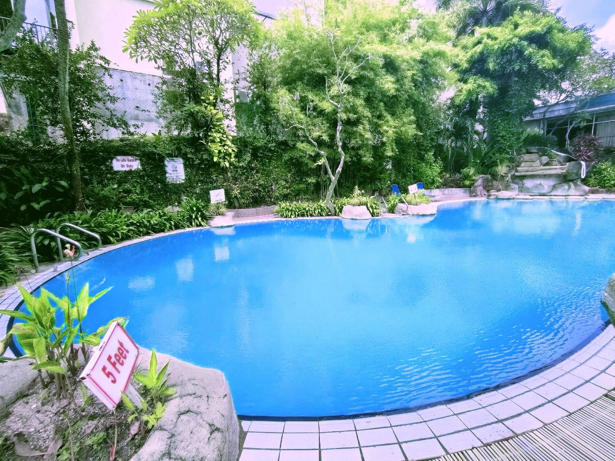 swimming pool