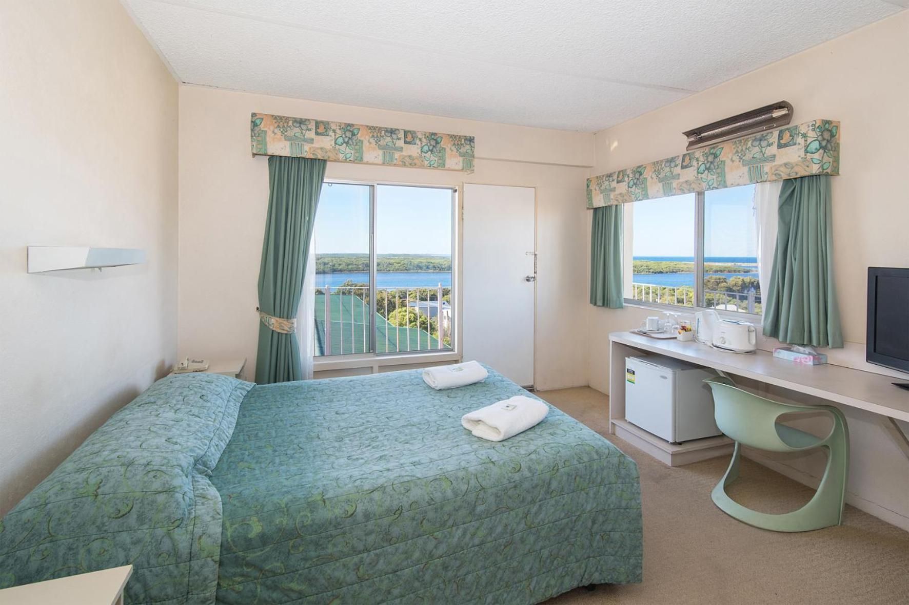 Queen Room with River View