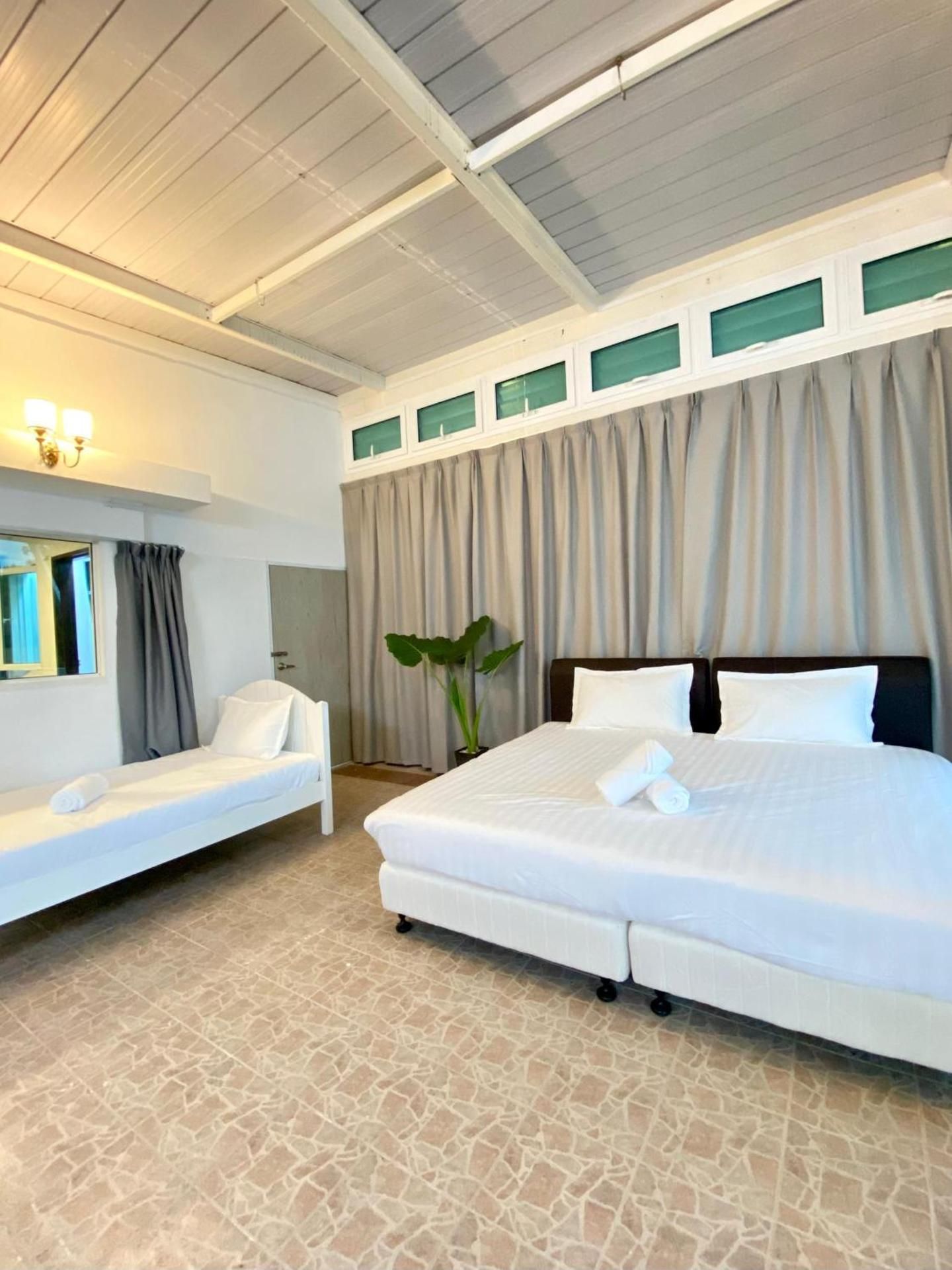 Triple Room with Terrace