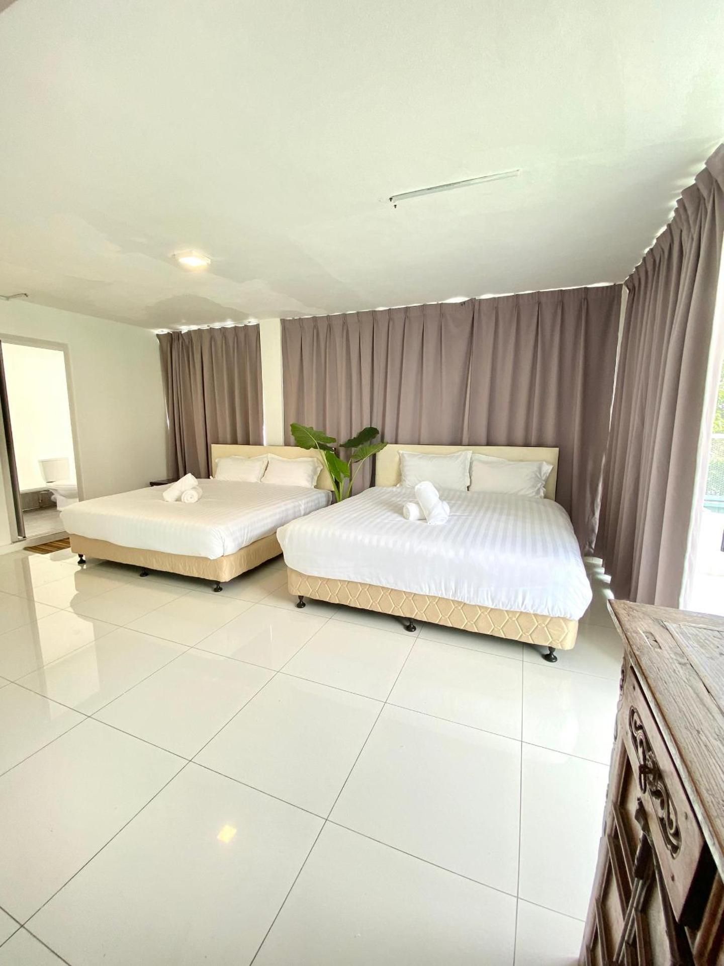Standard suite family balcony