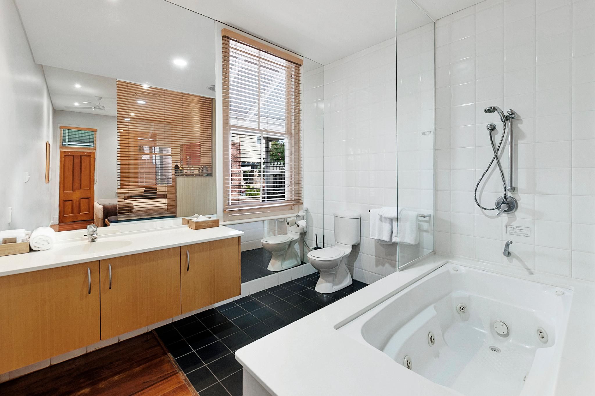 Homestead Queen Room