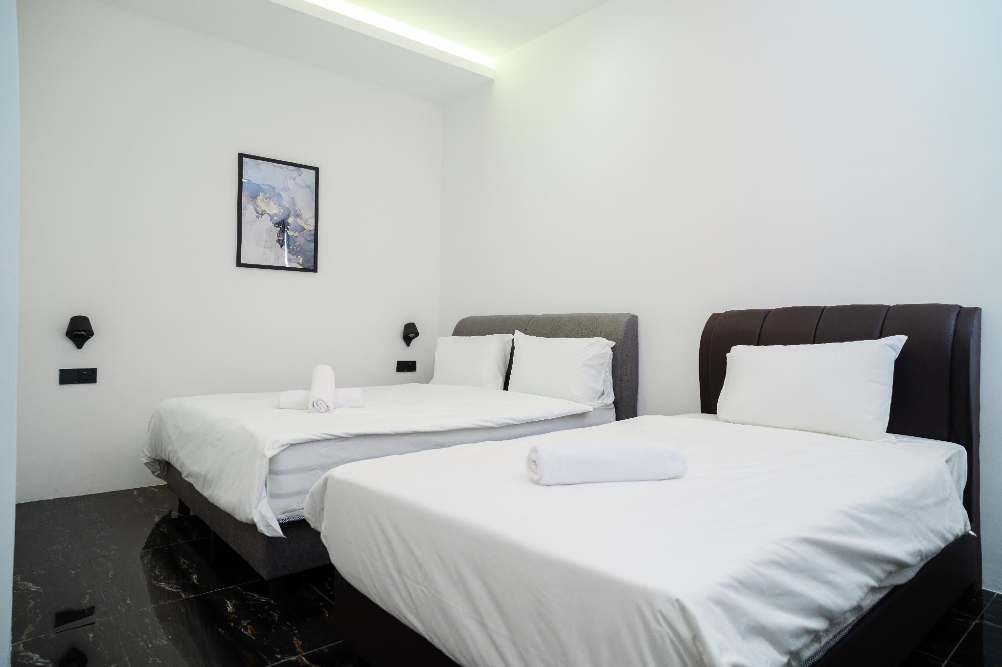 Deluxe Twin Room Type B