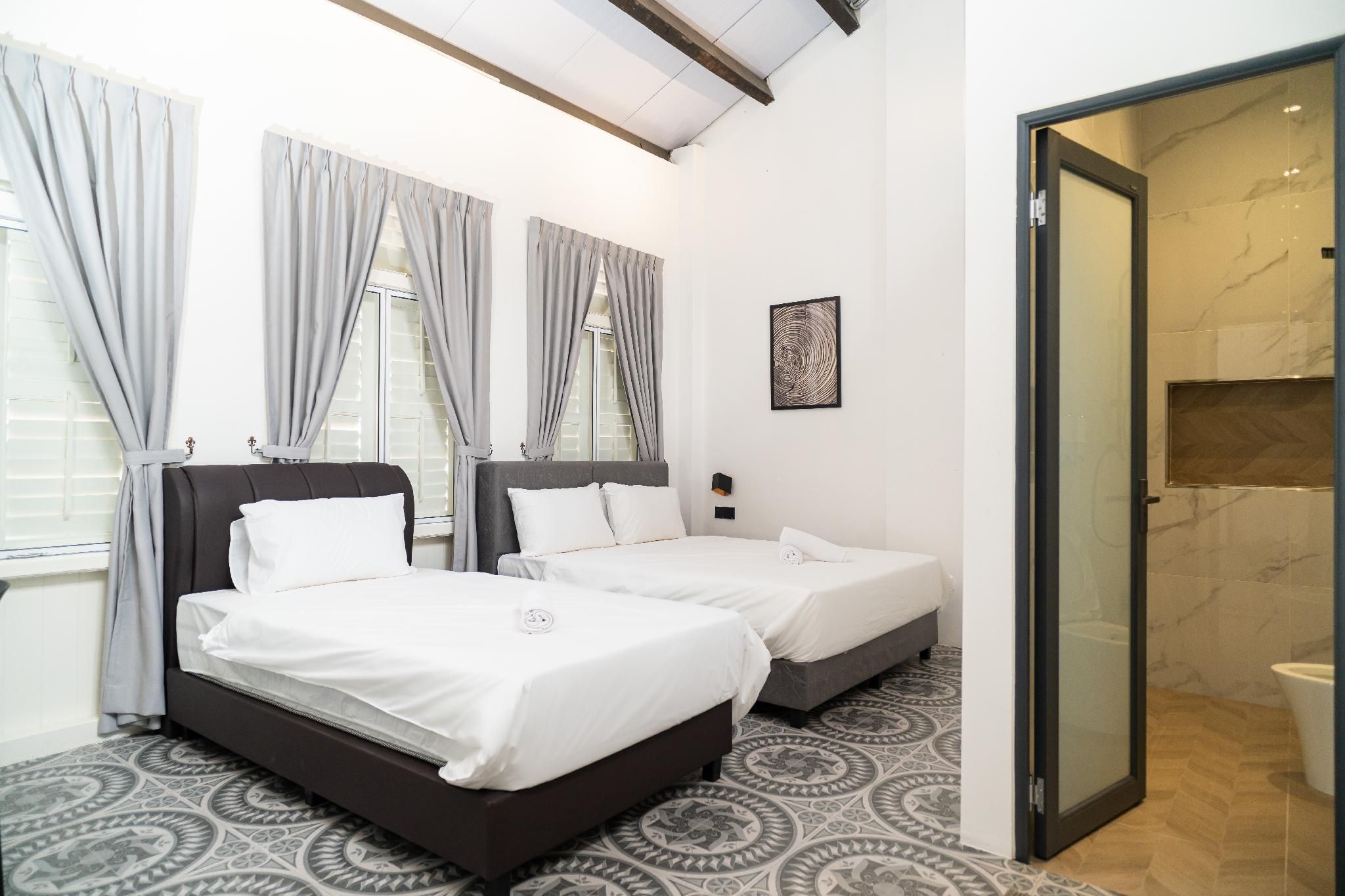 Deluxe Twin Room Type A