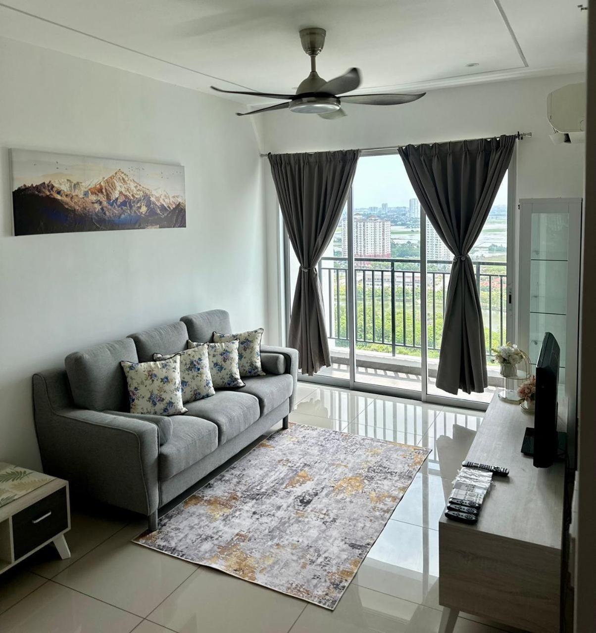 Three-Bedroom Apartment with Balcony