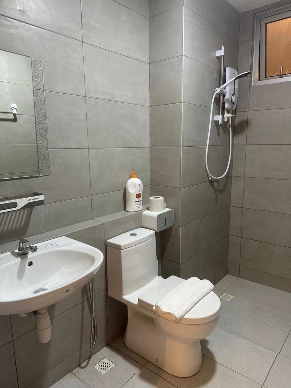 Three-Bedroom Apartment with Balcony