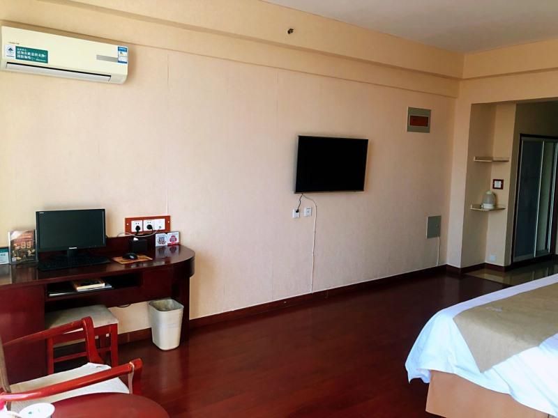 Business King Room